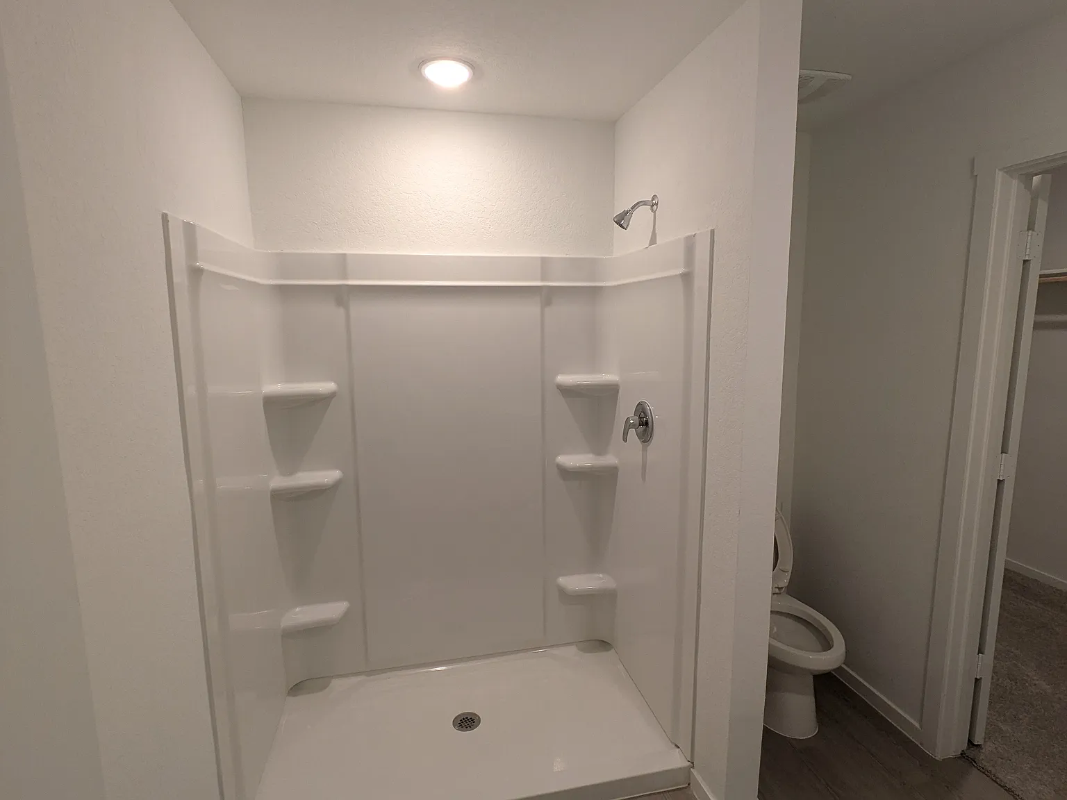 4 bed, 2.5 bath, 1867 sqft, $1,861 — Photo 2