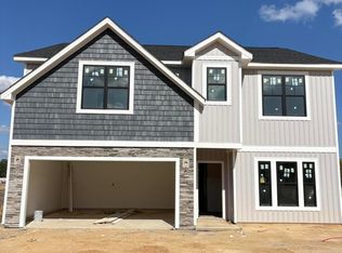 1548 Eastbay Dr, Fayetteville, NC 28312