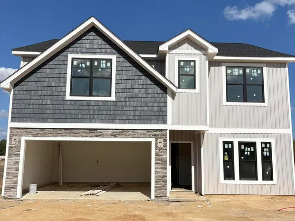 1548 Eastbay Dr, Fayetteville, NC 28312