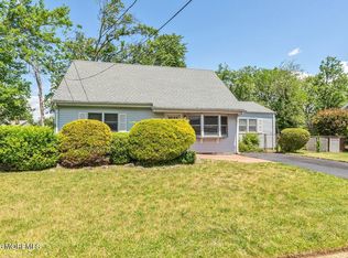 5 Redwood Terrace, Hazlet, NJ 07730