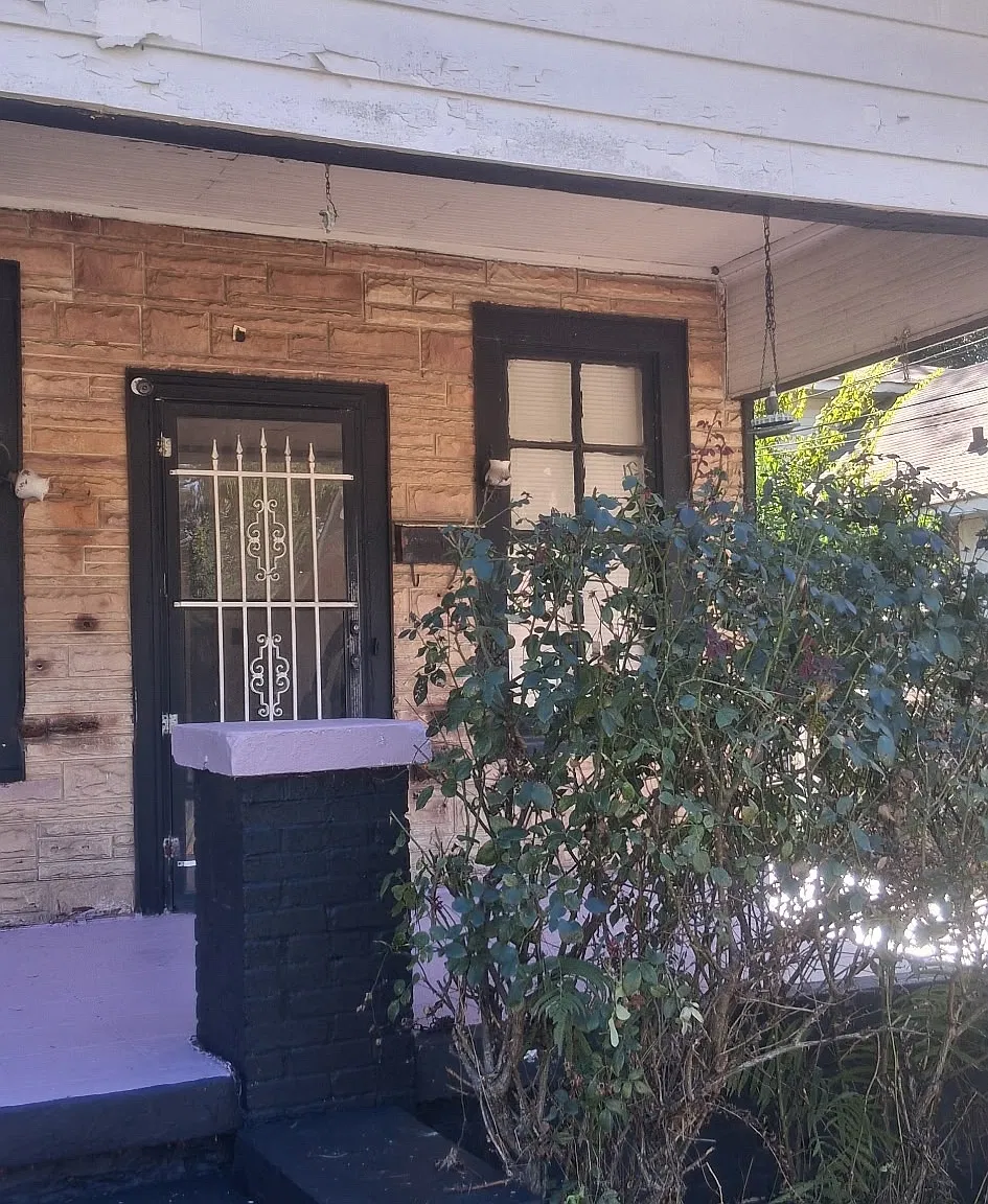 4 bed, 2323 sqft, $1,200 — Photo 3