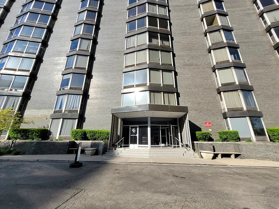 8200 E Jefferson Ave #1805