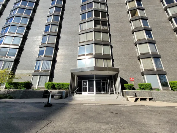 8200 E Jefferson Ave, Detroit, MI