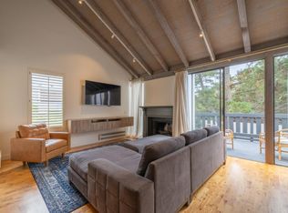 3600 High Meadow Dr APT 9, Carmel, CA 93923