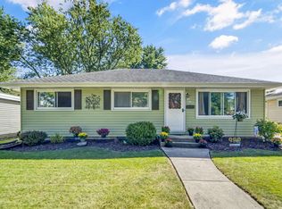 W168N8472 Jacobson Dr, Menomonee Falls, WI 53051