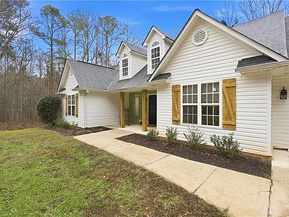 2nd image of 807 Hines Rd