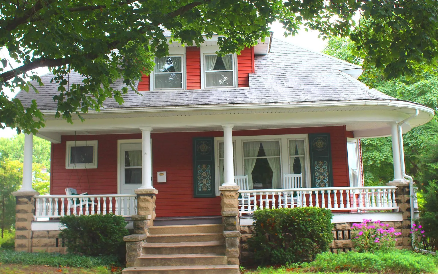 234 S Highland Ave photo 1