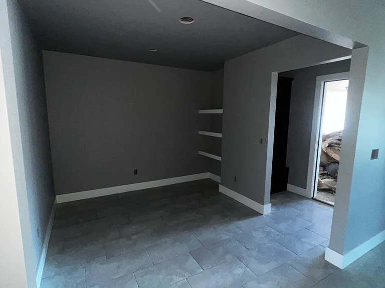 1045 S Cheyenne St — Photo 4