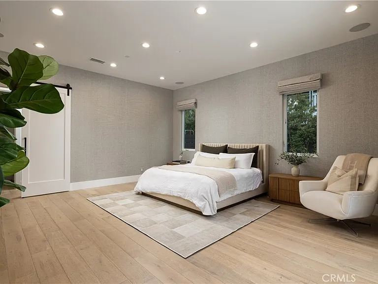 1615 Anita Ln — Photo 32