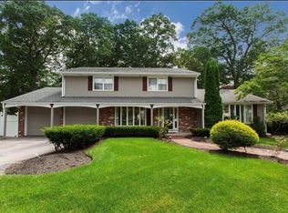 212 Bretton Woods Dr, Cranston, RI 02920