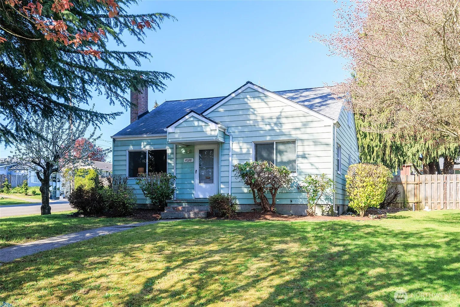 4338 E C Street photo 1