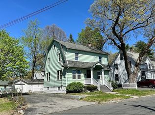 14 Aster St, Springfield, MA 01109