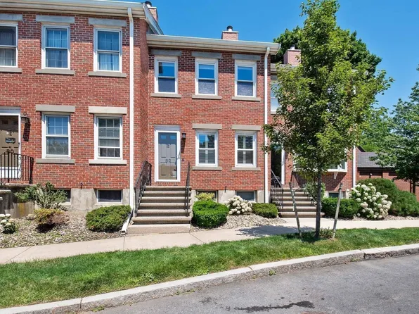 82 Captains Row #82, Chelsea, MA 02150