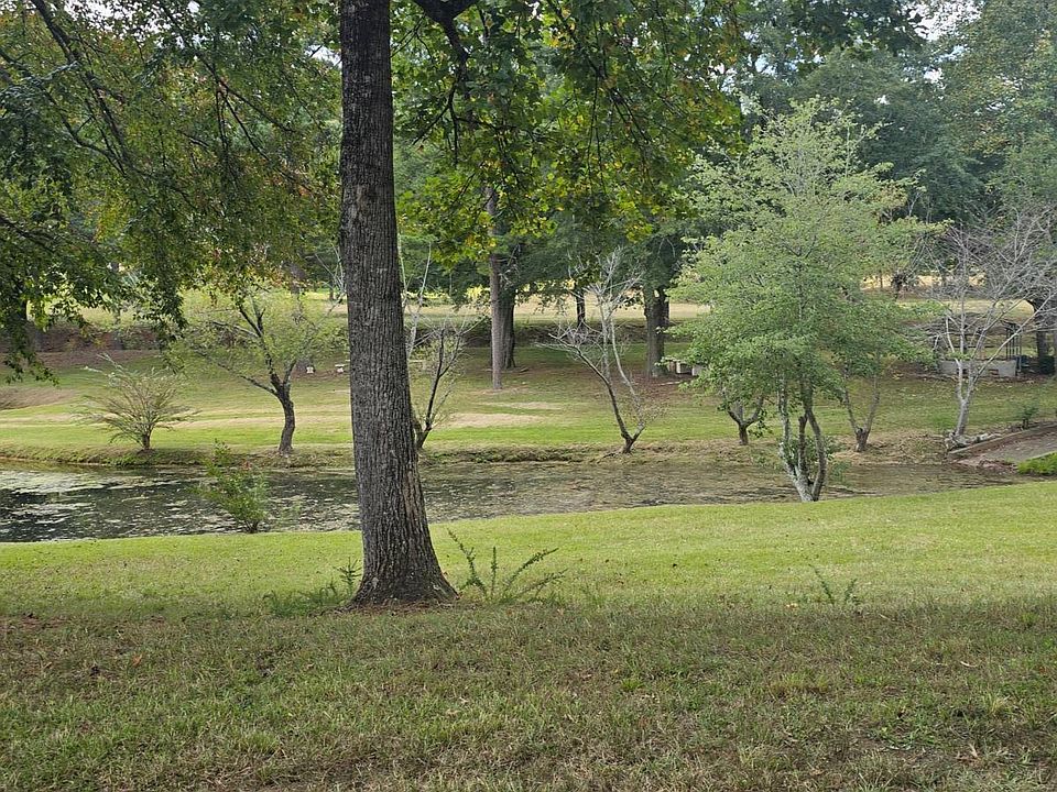 2nd image of 4462 Lee Rd
