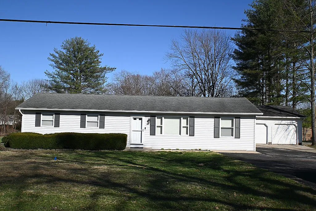 542 Anderson Rd photo 1