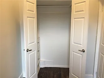 Rented by R New York