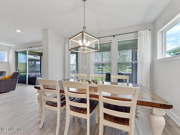 5th image of 183 Vista Lake Cir