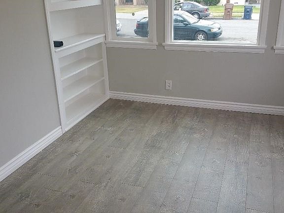 4th image of 1626 W 107th St