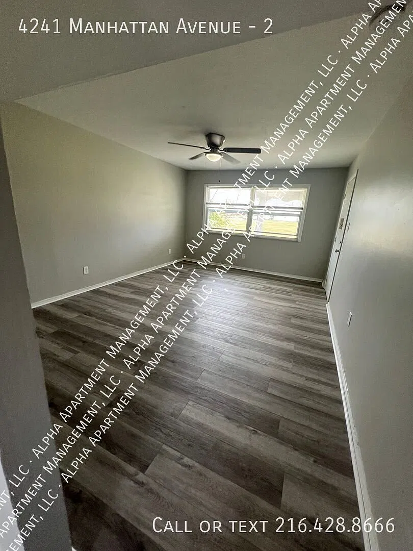 Spacious 3 bedrooms right in Brunswick — Photo 4