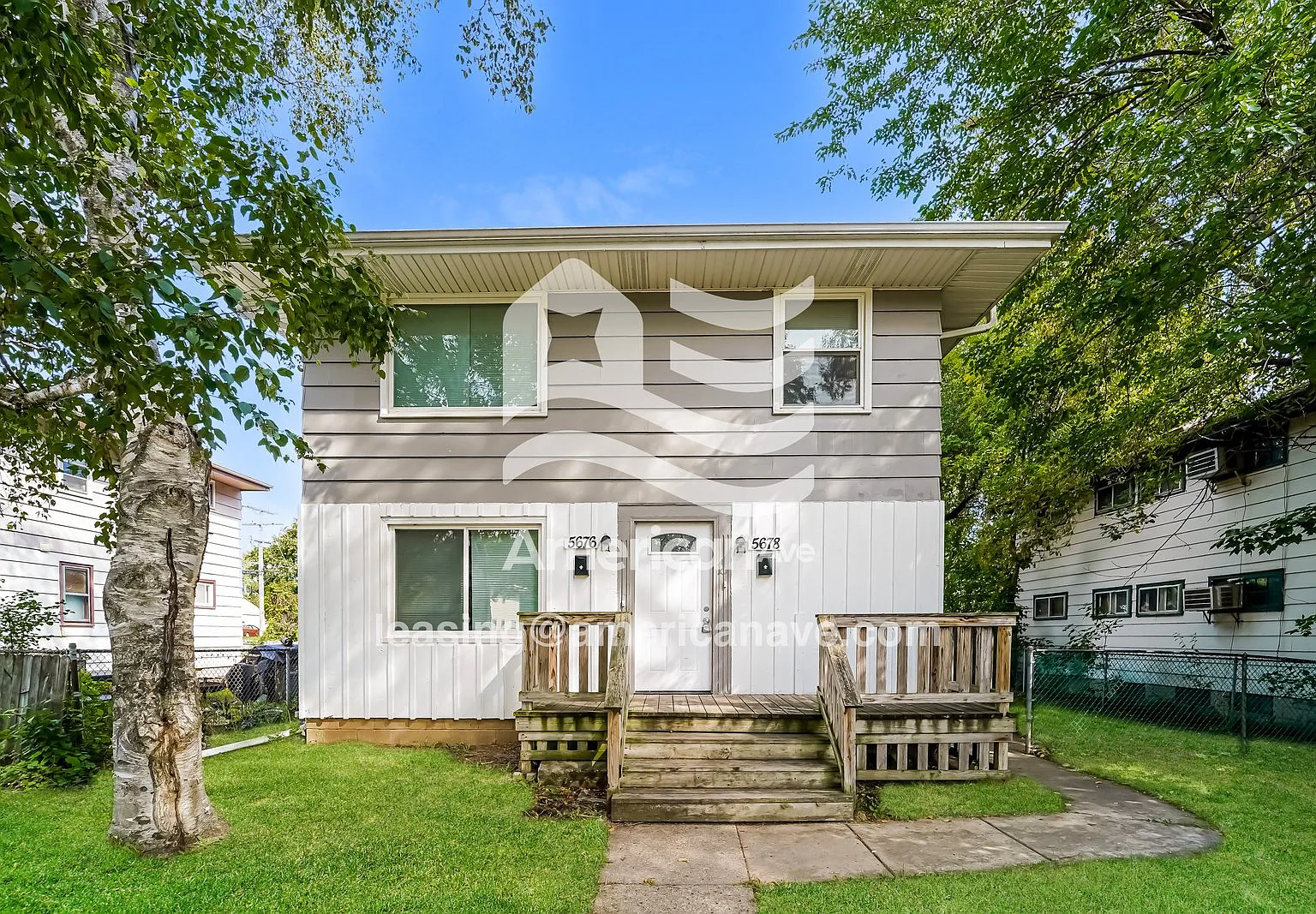 3 bed, 1.0 bath, 864 sqft, $1,216 — Photo 1