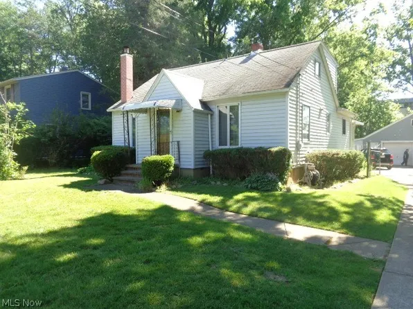4455 Root Rd, North Olmsted, OH 44070