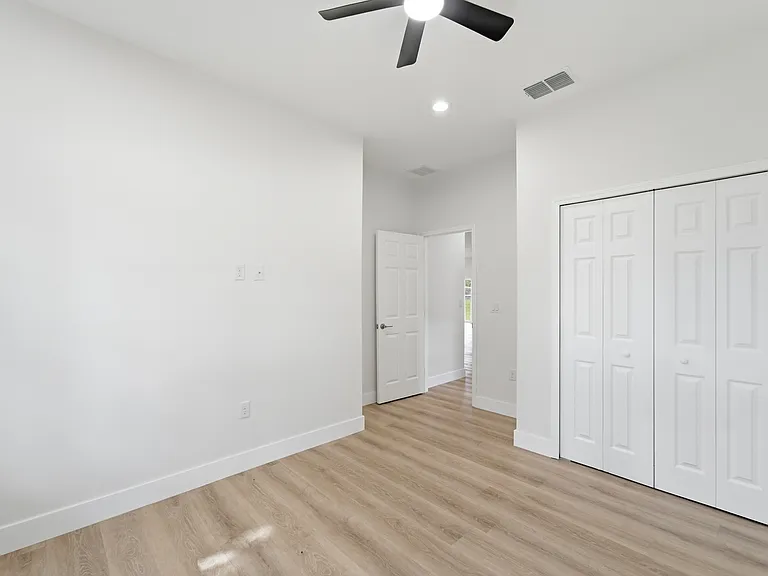 1324 Marshall Dr — Photo 17