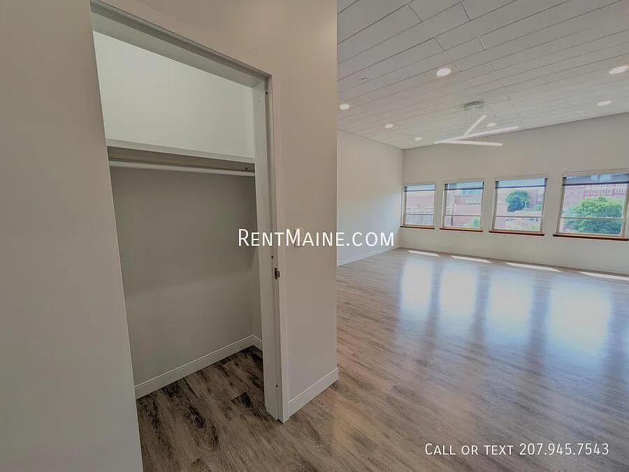2 bed, $3,000 — Photo 4