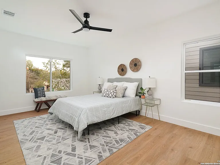 511 S Olive St #102 — Photo 10