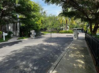 1730 Reston Ct #10, Sarasota, FL 34239