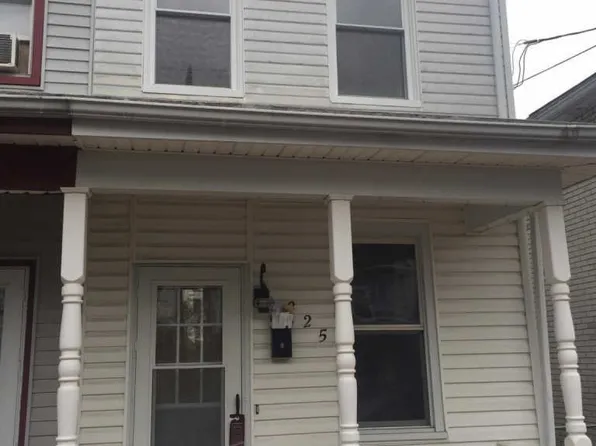 325 S Charlotte St, Manheim, PA 17545