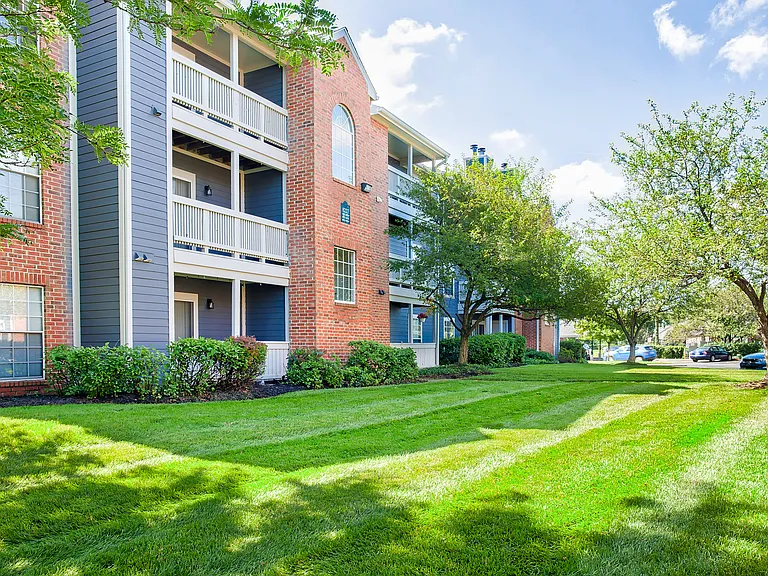 Lakeshore Apartments — Photo 53