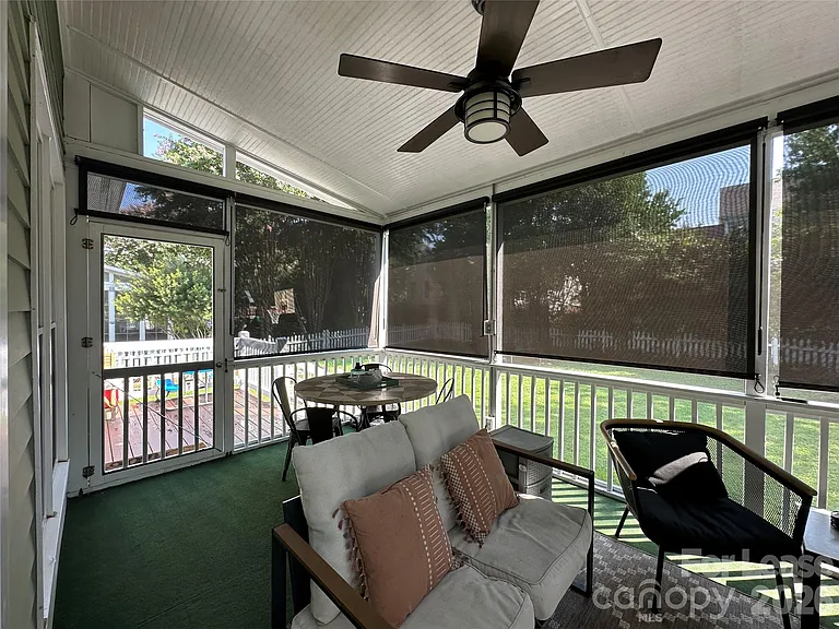 819 Stargard Ct — Photo 40