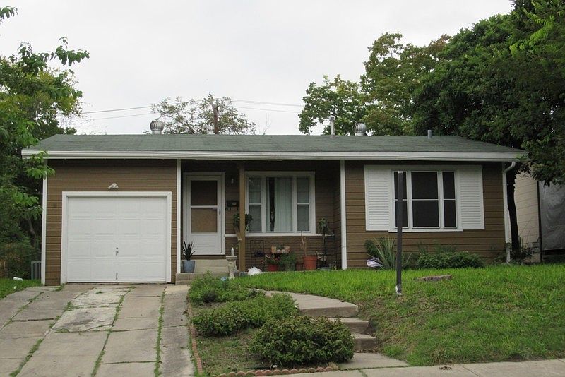 1st image of 235 Nassau Dr