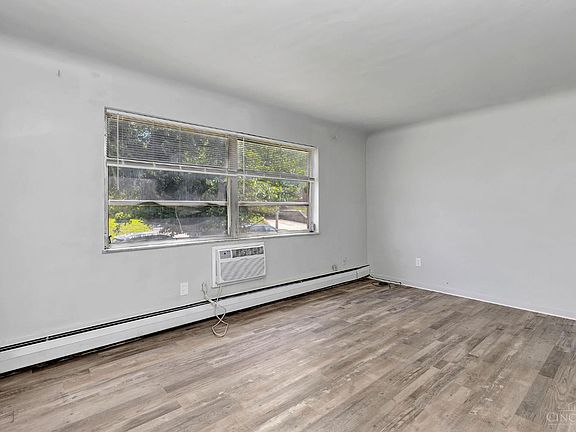 3rd image of 6431 Hammel Ave