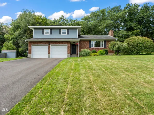 7 Stutz Avenue, Latham, NY 12110