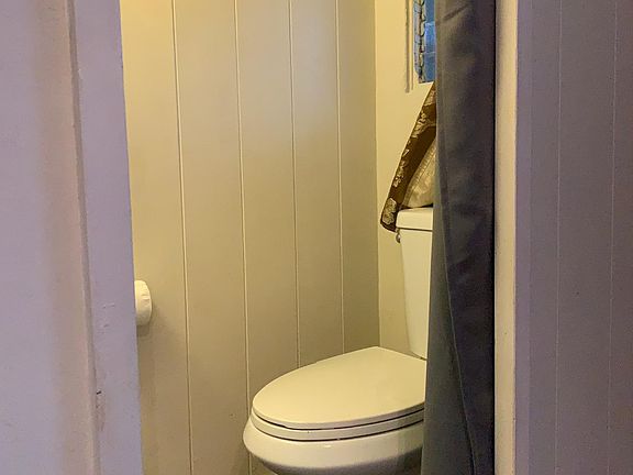 Master BDRM Toilet