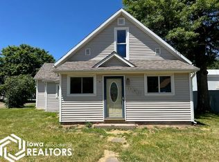 201 E Ash St, Winfield, IA 52659