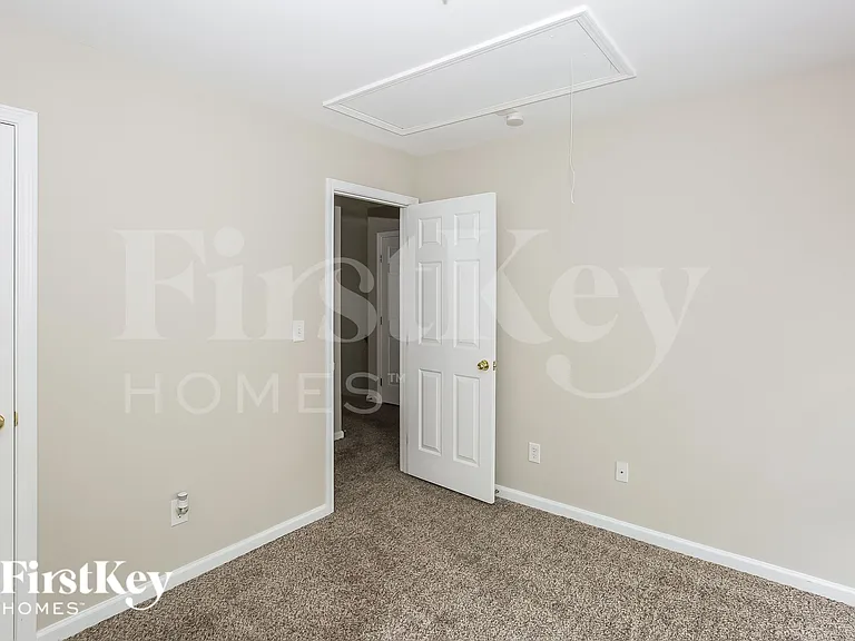 1041 Canopy Dr — Photo 11