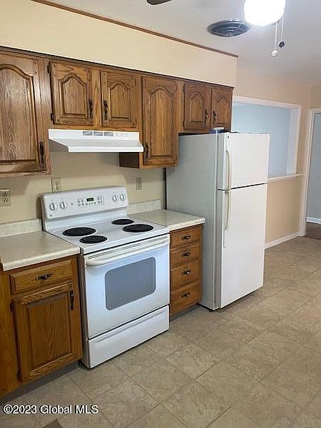 4th image of 8 Pauline Avenue