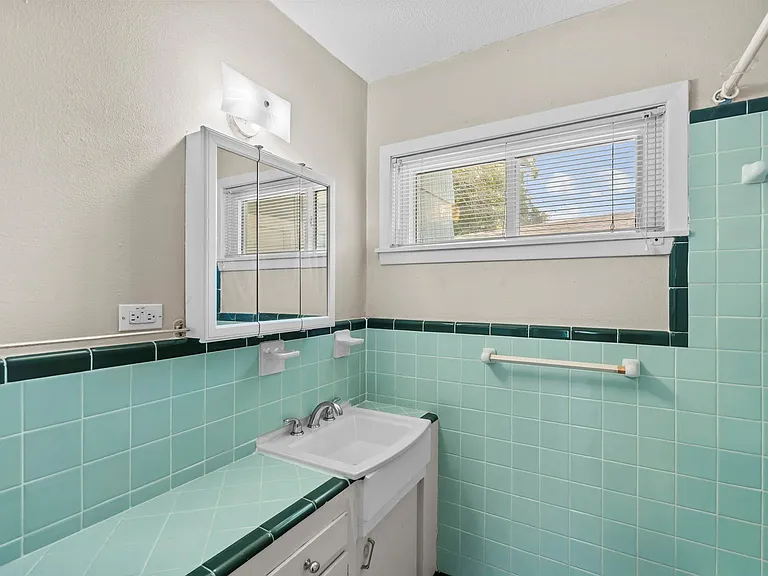 13 Lyncrest Dr — Photo 21