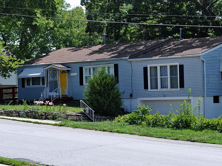 9207 W 50th Ter — Photo 3