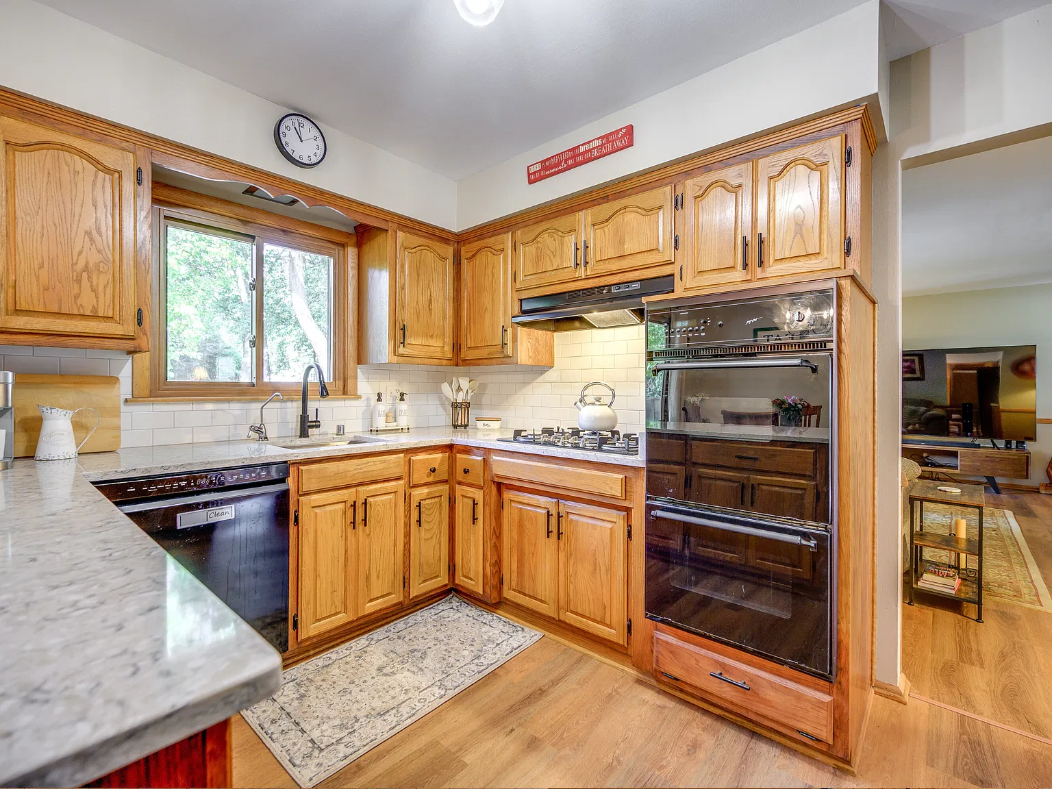 3 bed, 1856 sqft, $3,800 — Photo 4
