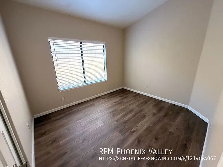 330 N Cottonwood Dr — Photo 12