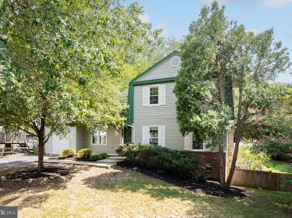 15221 Bicentennial Ct, Chantilly, VA 20151