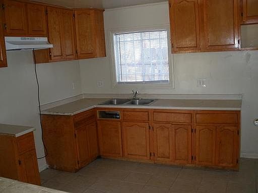 2nd image of 1001 Oleander Ave APT 1