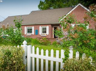 11900 SW Lincoln Ave, Tigard, OR 97223