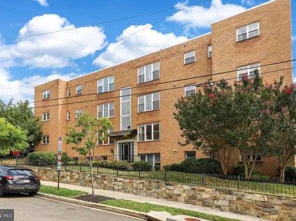401 Evarts St NE APT 303, Washington, DC 20017