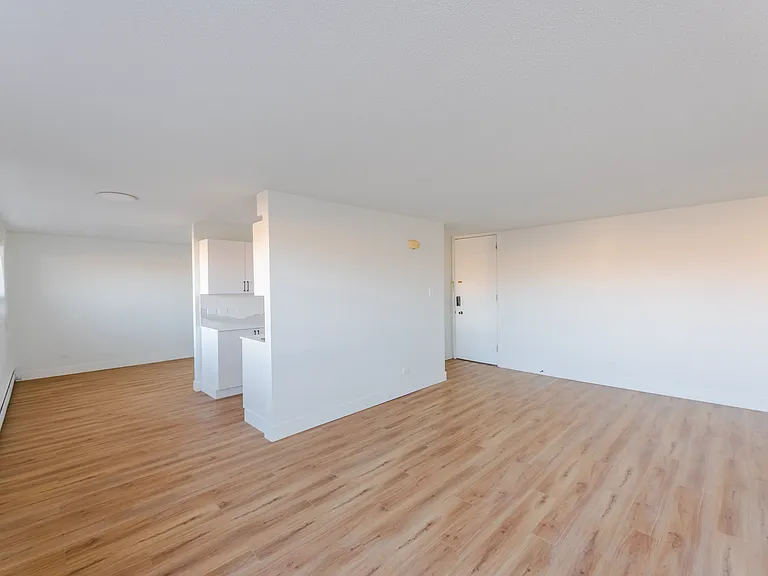 815 50th Ave SW — Photo 6