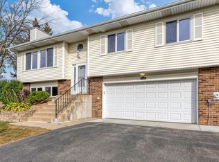 4455 Clover Ln #B, Eagan, MN 55122