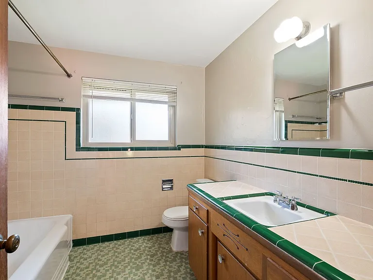 Parkdell Apartments — Photo 12